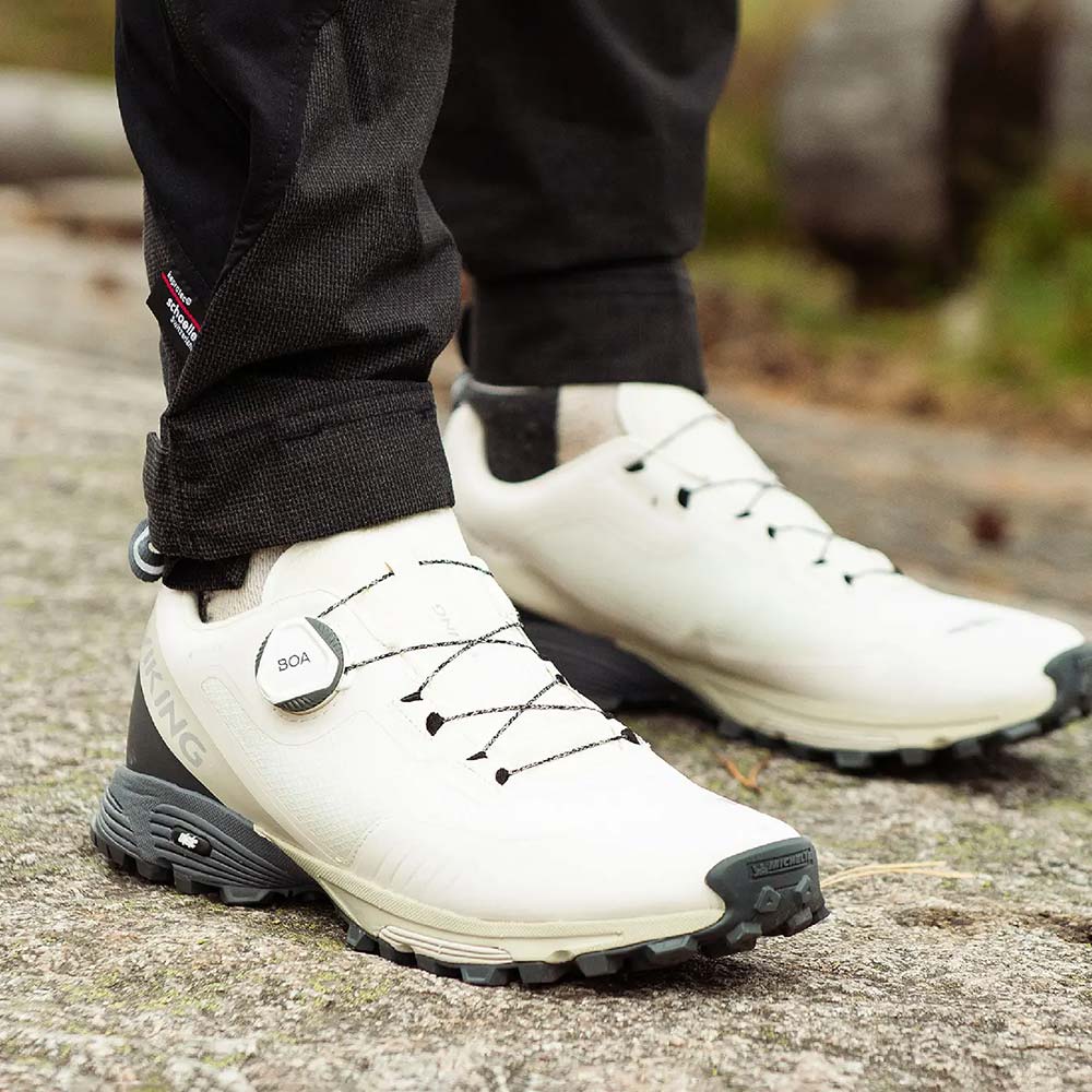 ヴィーキング アナコンダ ライト 5 ロー ゴアテックス ボア VIKING Anaconda Light 5 Low GTX BOA Cream/Charcoal レディース 登山 GORE-TEX 透湿 防水シューズ VF-51200-6677
