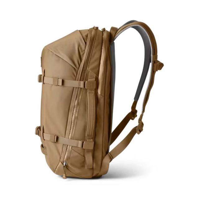 イエティ YETI CROSSROADS 27L CARRY ON BACKPACK ALPINE BROWN バッグ類 バックパック 18060131469 | BOSTONCLUB 【公式】