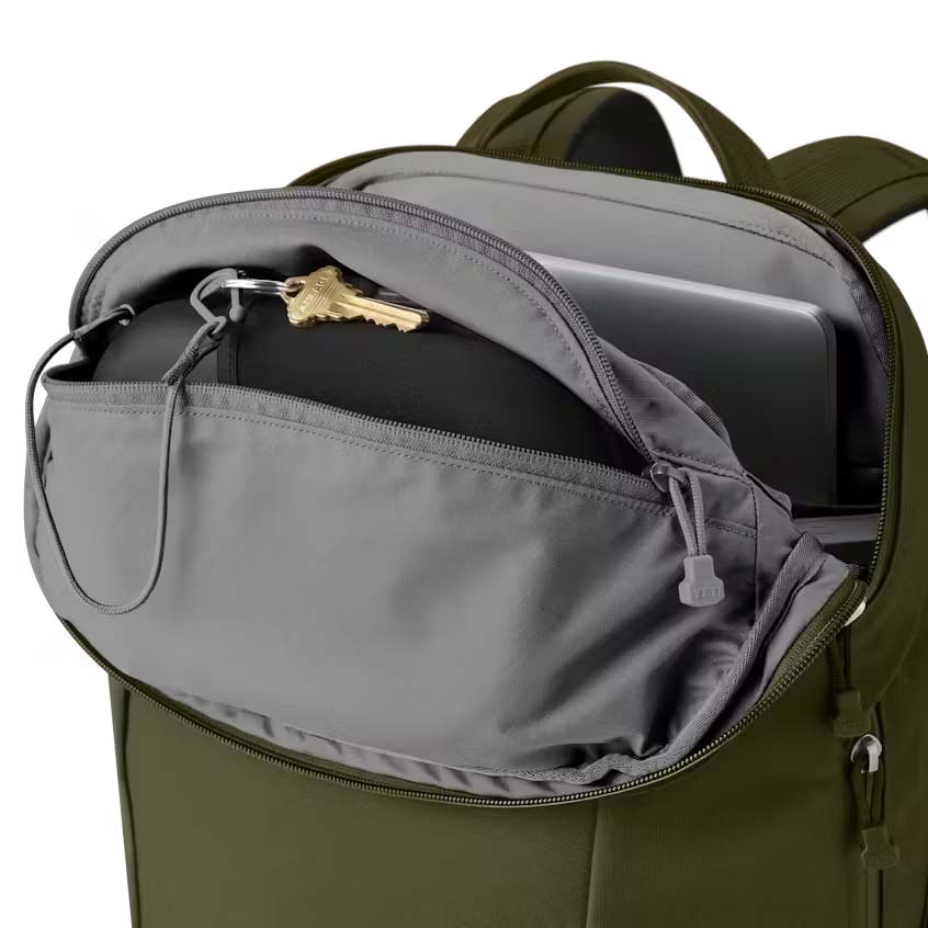 イエティ YETI CROSSROADS 22L CARRY ON BACKPACK OLIVE バッグ類 バックパック 26010000353