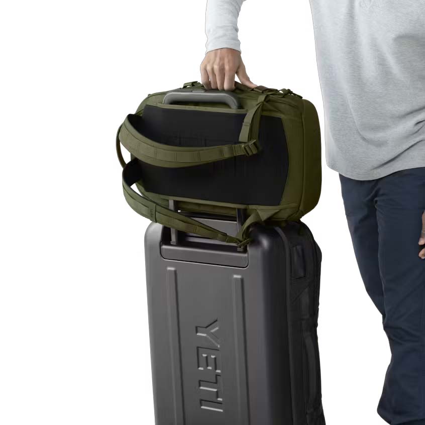 イエティ YETI CROSSROADS 22L CARRY ON BACKPACK OLIVE バッグ類 バックパック 26010000353
